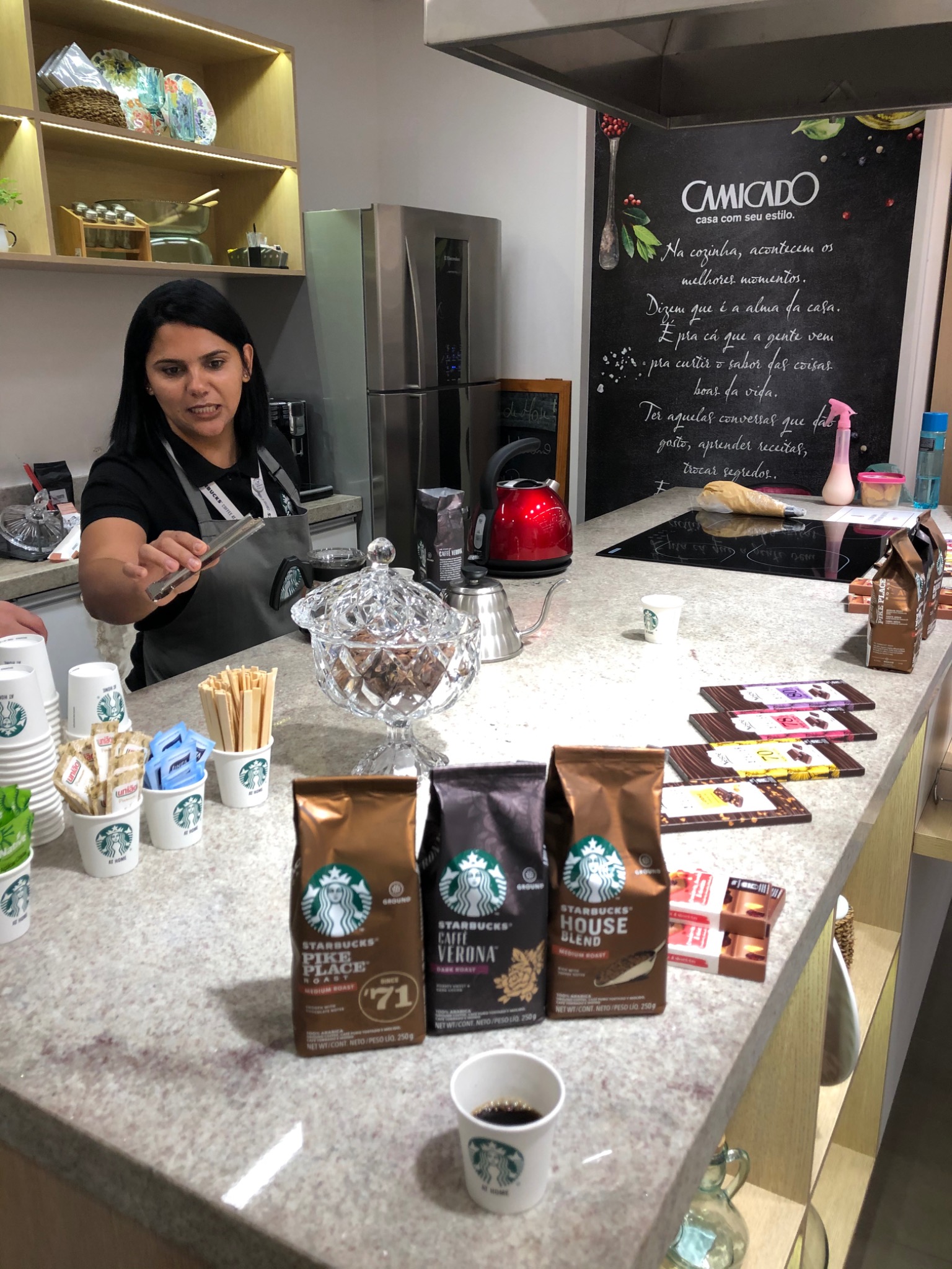 STARBUCKS AT HOME — Ativação nas lojas Camicado · Sampling — imagem 2